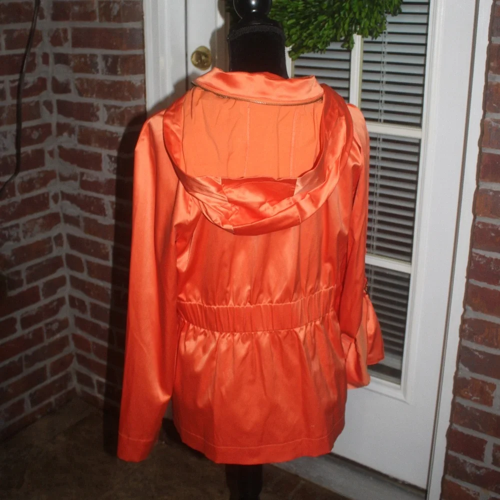 J H COLLECTIBLES Orange Lined Jacket Hood Long sleeve roll tab size Large EUC …